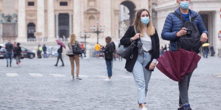 Covid Lazio, oggi 6.894 casi e 7 decessi. A Roma 3.451 casi