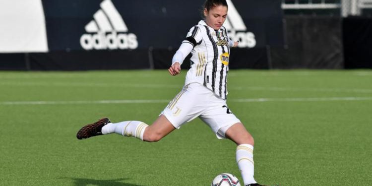 Calcio femminile, sì al professionismo: svolta da 1 luglio