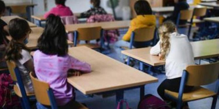 Mascherine 1 maggio scuola, “stop per bimbi 6 anni a materna”