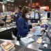 Mascherine al chiuso, Costa: “Al supermercato niente più obbligo”