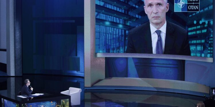 Stoltenberg: “Messaggio a Russia, attacco ad alleato scatena reazione Nato”