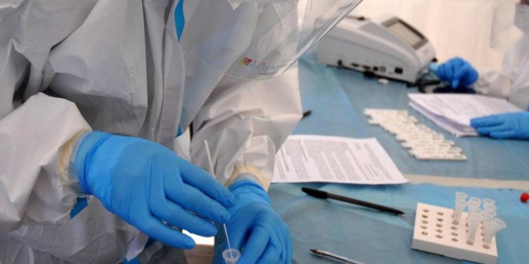 Covid oggi Abruzzo, 2.122 contagi e 4 morti: bollettino 9 aprile