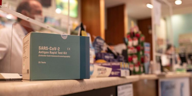 Mascherine e tamponi Covid, da oggi addio prezzi calmierati