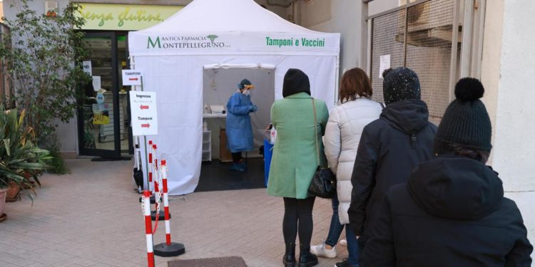 Covid oggi Italia, 70.803 contagi e 129 morti: bollettino 2 aprile