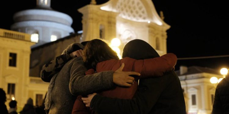 Terremoto L’Aquila, 13 anni dopo il ricordo e il lutto