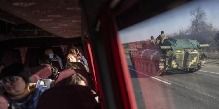 Ucraina, il dramma di chi è arrivato prima della guerra: “Italia ci nega permesso”