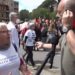 25 aprile, Vauro ‘contestato’ in piazza: “Ma cosa dice?”