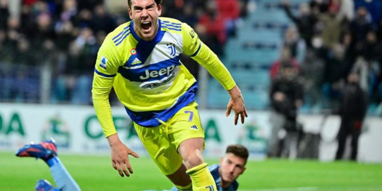 Cagliari-Juve 1-2, de Ligt e Vlahovic: bianconeri ripartono