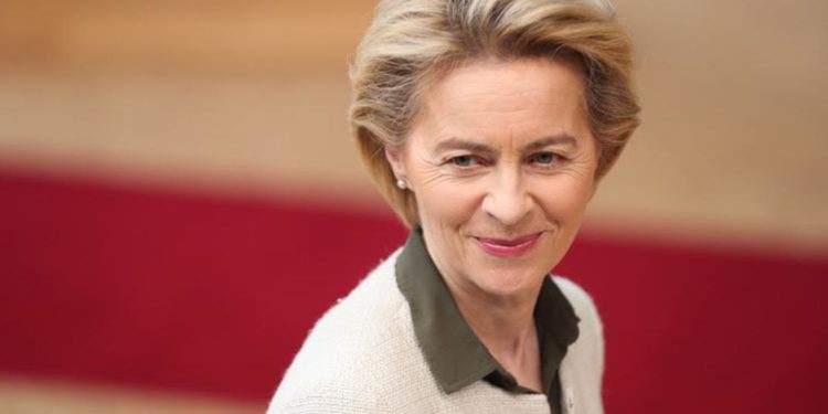 Elezioni Francia 2022, von der Leyen a Macron: “Insieme faremo avanzare l’Europa”