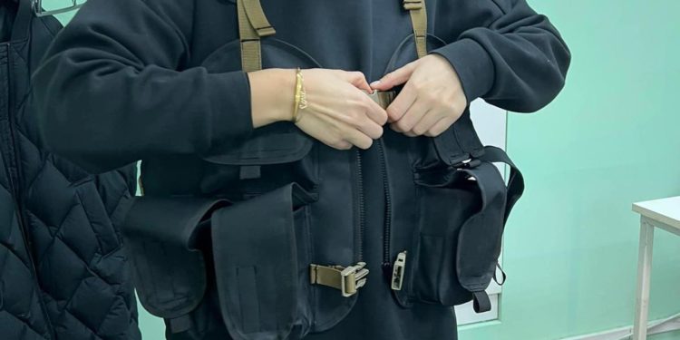 Ucraina: Yana Belayeva, la stilista di Odessa che ora cuce abiti per i soldati