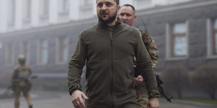 Ucraina, Kiev: “Putin ha ordinato a Kadyrov di uccidere Zelensky”