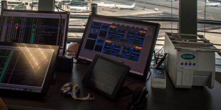 Nepal, scomparso dai radar aereo con 22 persone a bordo