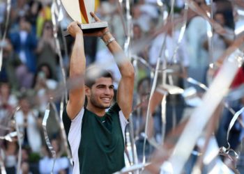 Atp Madrid 2022, Alcaraz batte Zverev in finale e vince torneo
