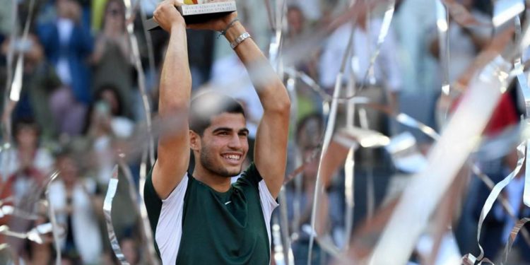 Atp Madrid 2022, Alcaraz batte Zverev in finale e vince torneo