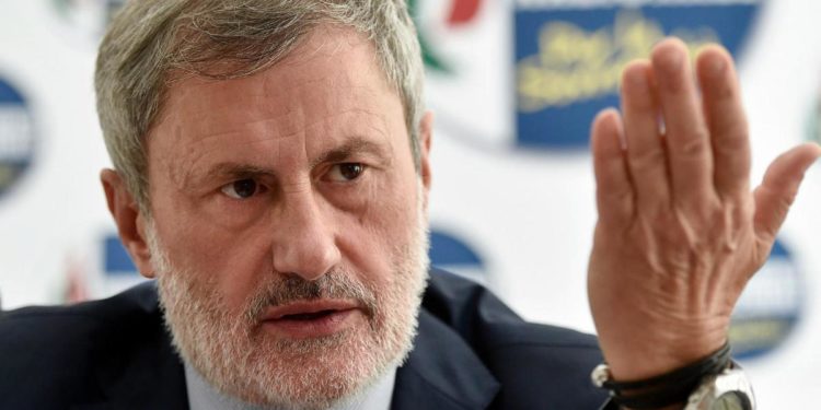 Alemanno: ‘Draghi appiattito su Biden, proposta da c.destra per stop guerra’