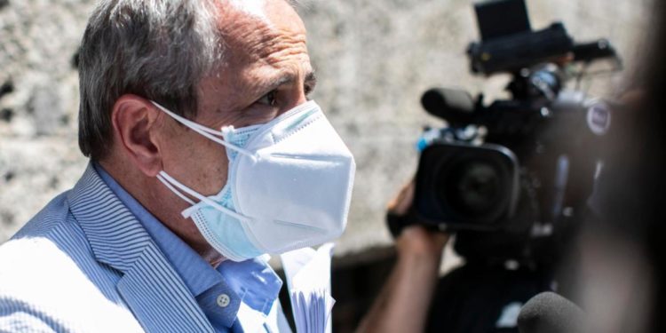Covid, Crisanti: “Vicini a immunità di gregge, equilibrio raggiunto”