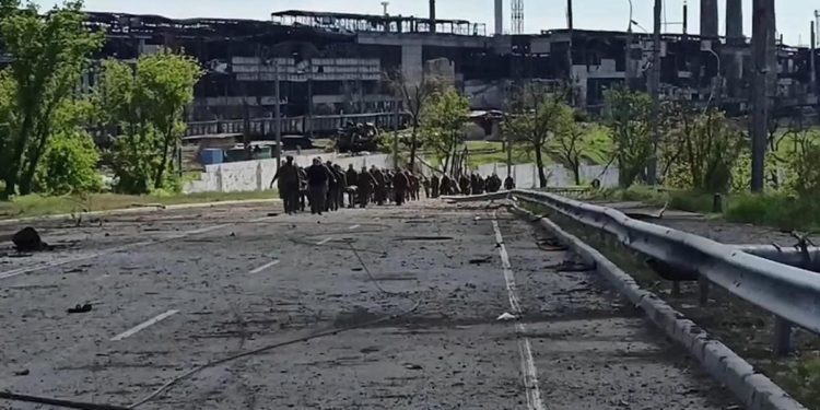 Mariupol, “anche vice comandante Azov si è arreso a Russia”