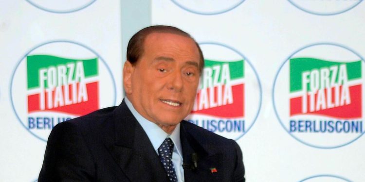 Ucraina, Berlusconi: “Siamo in guerra anche noi perché mandiamo armi…”