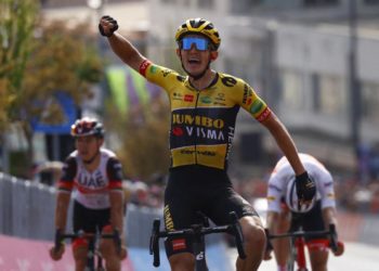 Giro d’Italia 2022, Bouwman vince settima tappa