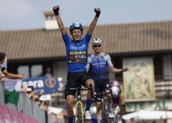 Giro d’Italia 2022, Bouwman vince 19a tappa