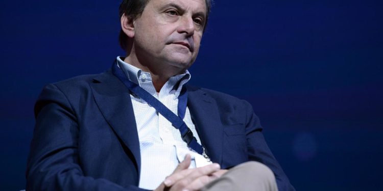 M5S, Calenda a D’Incà: “Io non vi perdono, dovete sparire”