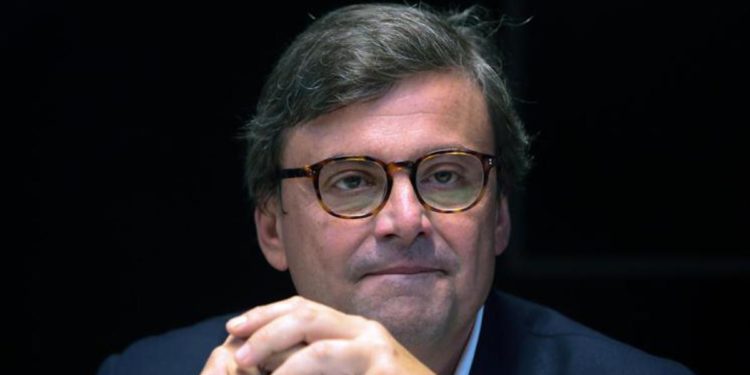 Calenda: “Governo a rischio per M5S? Ho rinunciato a capirli”
