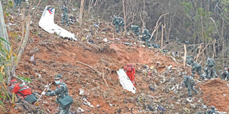 Aereo caduto in Cina, “qualcuno provocò lo schianto”