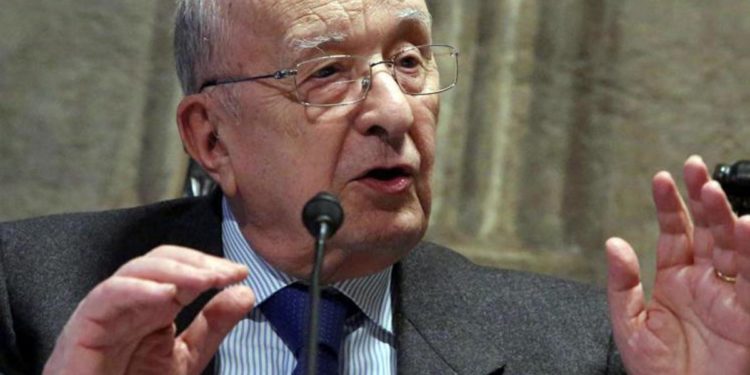 De Mita, folla per i funerali nella cattedrale di Nusco