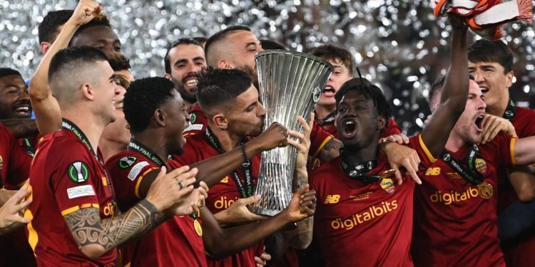 Roma, oggi pullman scoperto: percorso fino al Circo Massimo