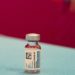 Vaccino covid Johnson & Johnson, rischio trombosi rara: Fda limita uso