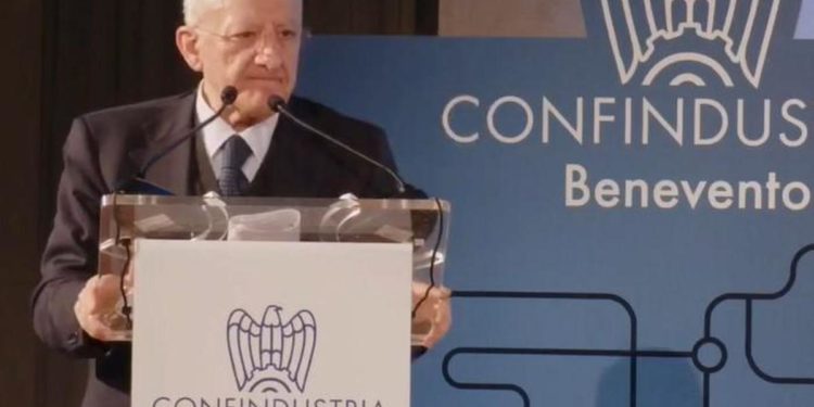 Russia, De Luca: “Se Putin se ne va, viene qualcuno peggiore”