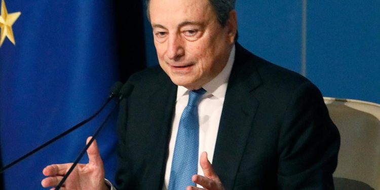 Draghi: “Pressione fiscale giù di 0,4% nel 2022”
