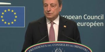 Petrolio russo, Draghi: “Accordo su embargo un successo”