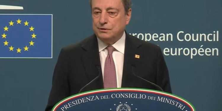 Petrolio russo, Draghi: “Accordo su embargo un successo”