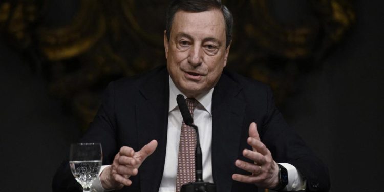 Russia espelle diplomatici Italia, Draghi: “Atto ostile, ma avanti dialogo”