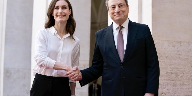 Finlandia nella Nato, premier Marin: “Contribuiremo a sicurezza di tutti”