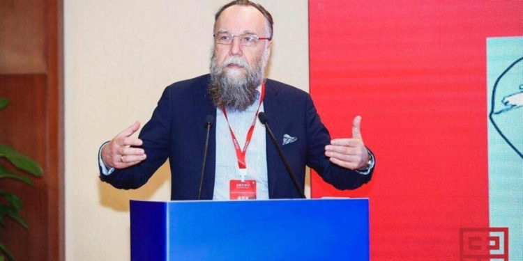 Russia, Dugin: “Putin non ascolterà Papa o Salvini, inutili viaggi a Mosca”