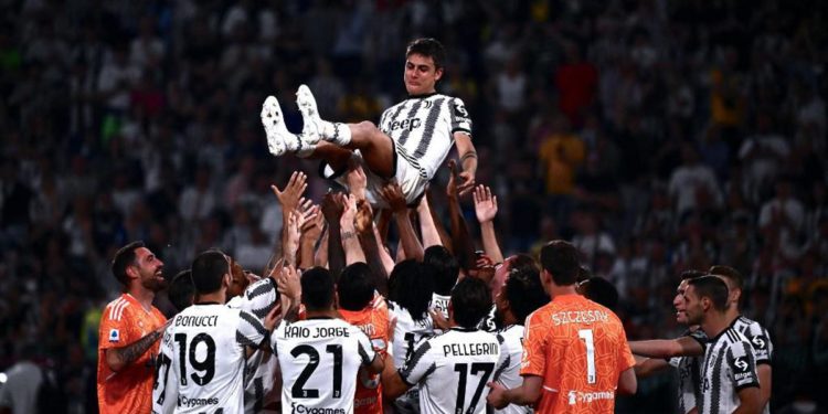 Juve, le lacrime di Dybala per l’addio – Video