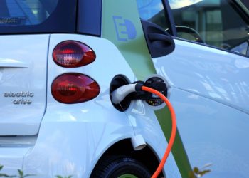 Auto elettriche, è boom anche in Borsa