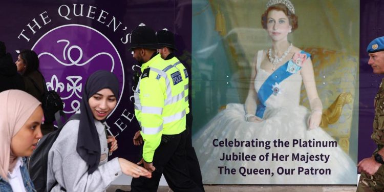 Elisabetta, 70 anni di regno: le feste per il Giubileo di platino