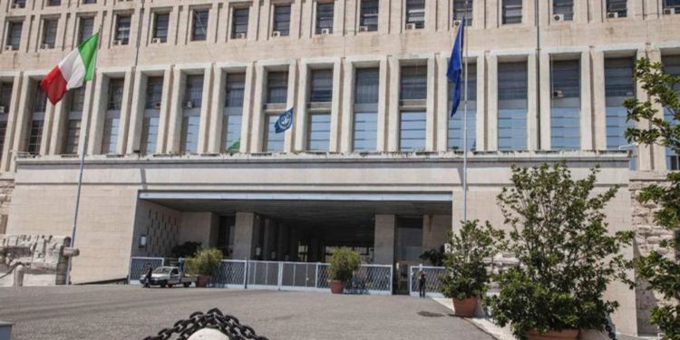 Russia, fonti Farnesina: “Viaggio Salvini a Mosca? Mai comunicato”