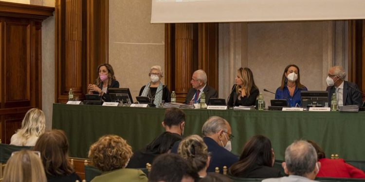 Tumori, FAVO: “Tra diritti fondamentali dei malati anche quello all’oblio”