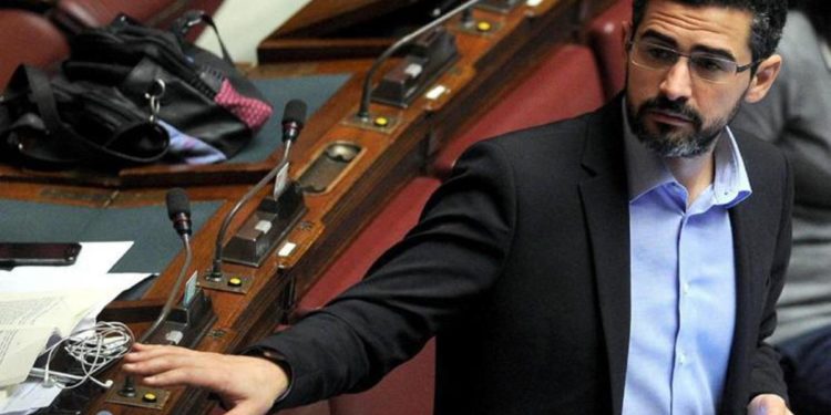 Superbonus, il 5S Fraccaro: “Draghi a nome di chi parla? Non del Parlamento né cittadini”