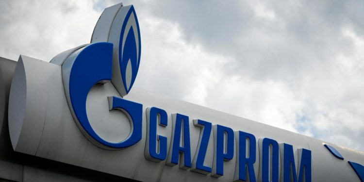 Gazprom, muore un altro manager russo: “Caduto da scogliera”