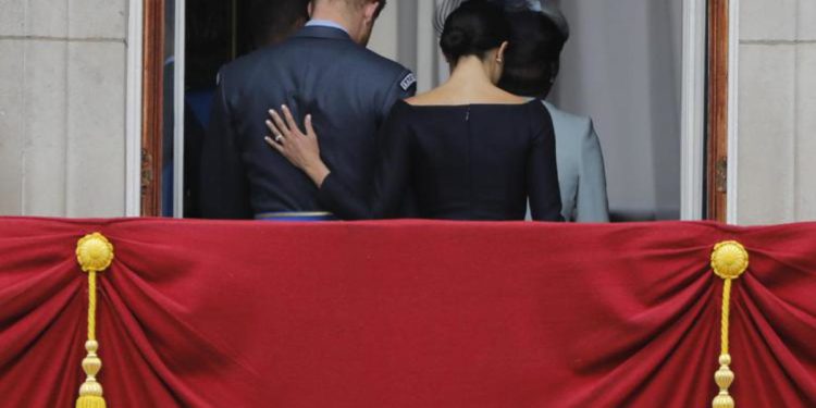 Gb, Harry e Meghan precipitano nei sondaggi