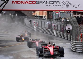 Gp Monaco, diluvio a Montecarlo: partenza dietro safety car