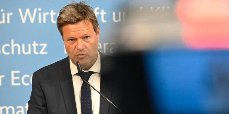 Guerra Ucraina, Germania: “Pronti a embargo petrolio Russia”