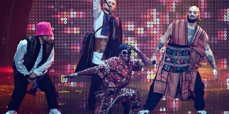 Eurovision 2022, applausi per Kalush Orchestra: appello per Ucraina e Mariupol