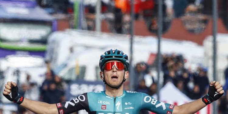 Giro d’Italia 2022, Kamna vince quarta tappa e Lopez Perez maglia rosa