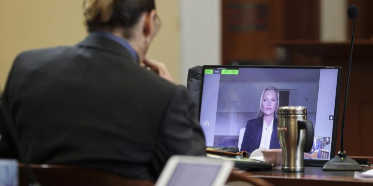 Johnny Depp vs Amber Heard, Kate Moss: “Falso che mi abbia spinto da scale”